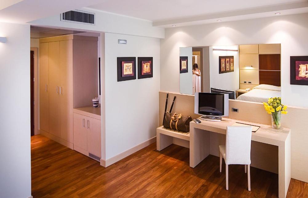 Hotel Europa Latina Esterno foto