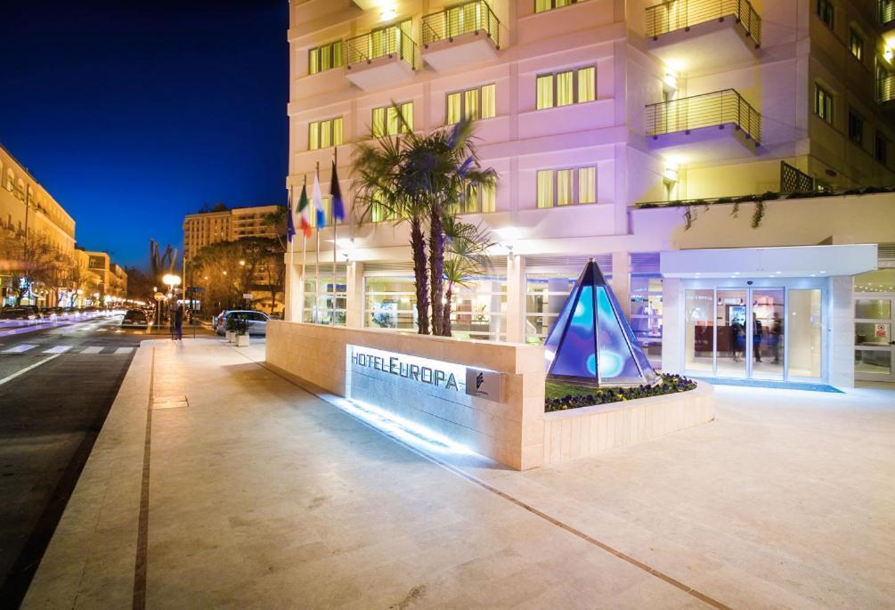 Hotel Europa Latina Esterno foto